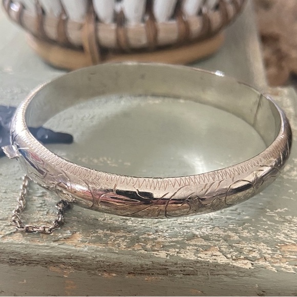 Made in Thailand Jewelry - Sterling Silver Hinged Bracelet